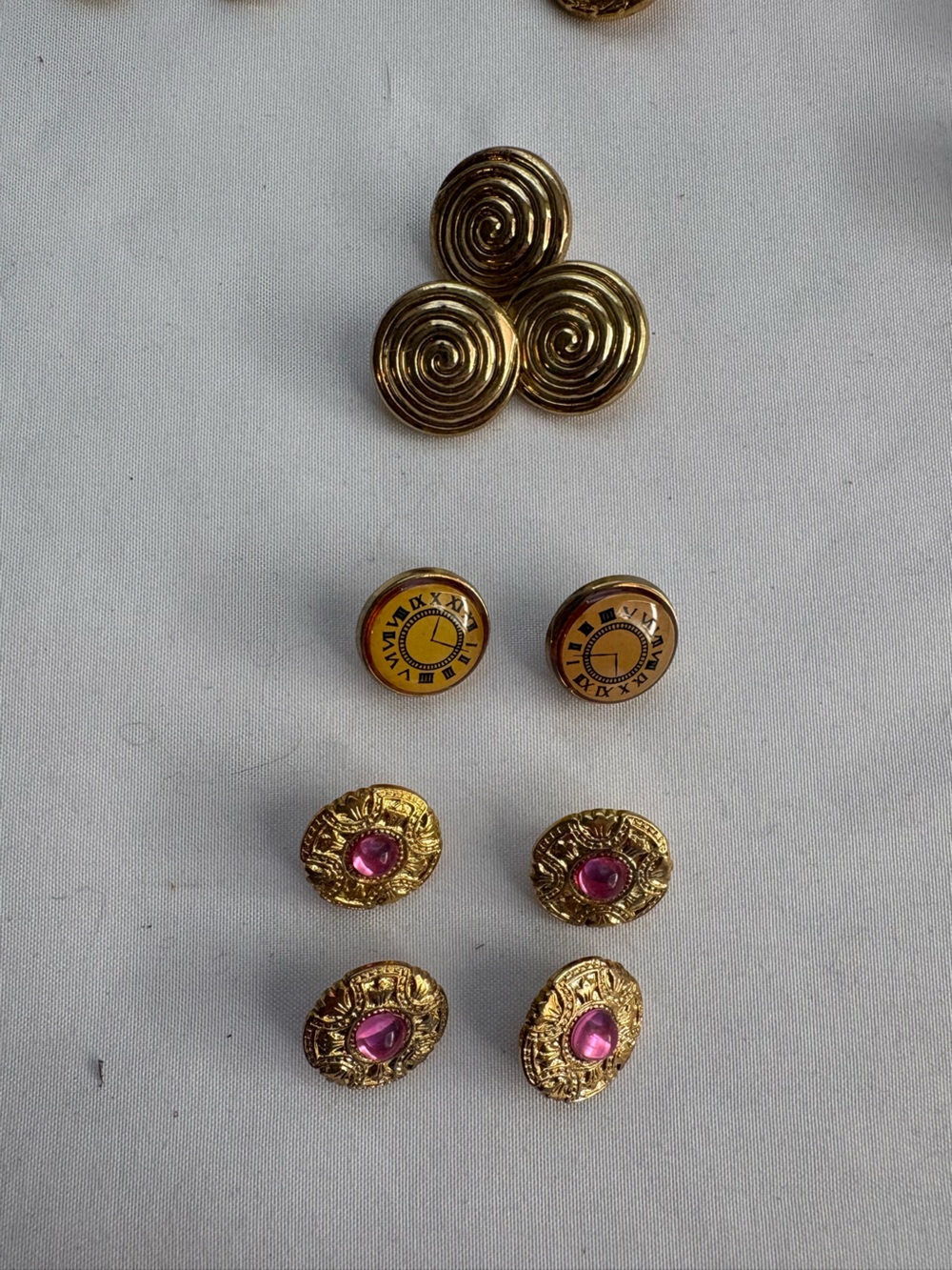 Vintage buttons bundle - Picture 2 of 5